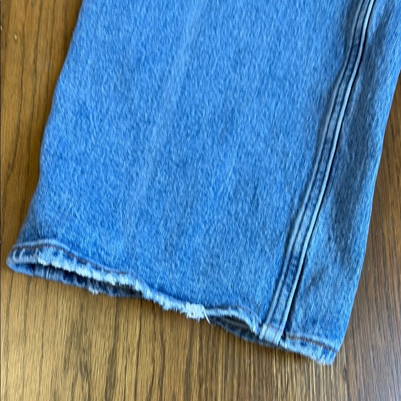 Abercrombie & fitch women’s The 90s Relaxed Jean
High Rise size 32/14 - Picture 2 of 8